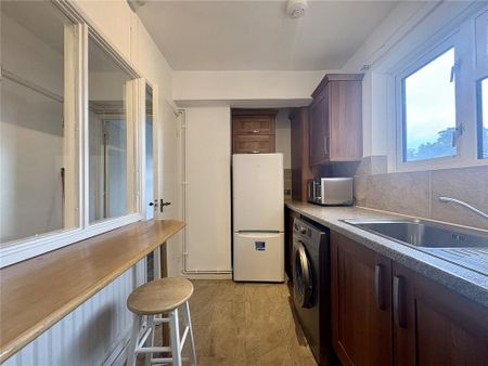 3 bedroom apartment to rent - Photo 4