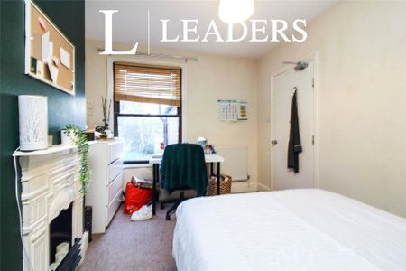 5 bedroom terraced house to rent - Photo 4