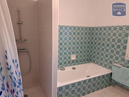 Location Maison 6 pièces 124m² MONTMIRAIL 51210 - Photo 2