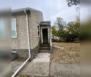 5 Bed 2 Bath Single Garage Home For Rent Edmonton - Photo 2