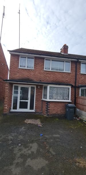 4 Bed Semi-Detached House, Watt Road, B23 - Photo 2