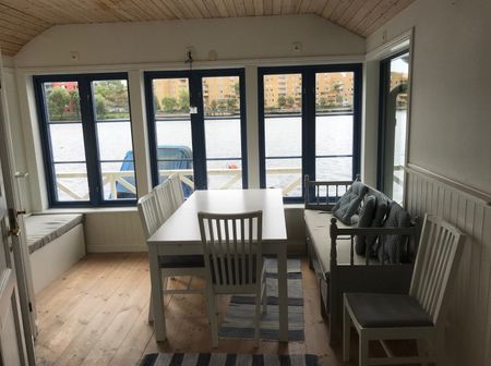 Fantastiskt litet hus för den lilla familjen - Photo 2