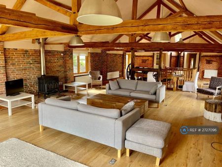 5 bedroom detached house to rent - Photo 2