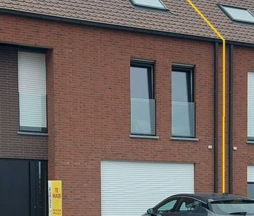 Woning te huur in Moorsele voor € 1.250 met 3 slaapkamers - Photo 1
