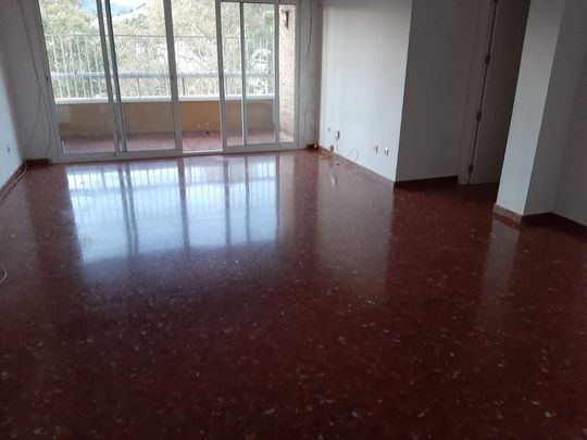 Alquiler de piso en Calle Antonio Trueba - Photo 1