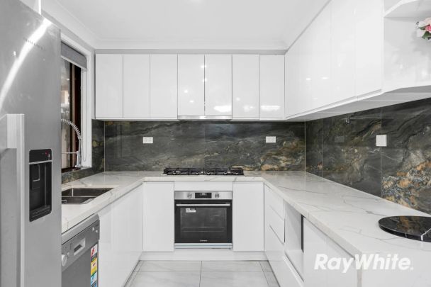 Charming Family Home with in-ground pool & teenage retreat in St Clair - Photo 1