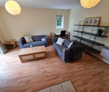 2 bedroom apartment to rent - Photo 2