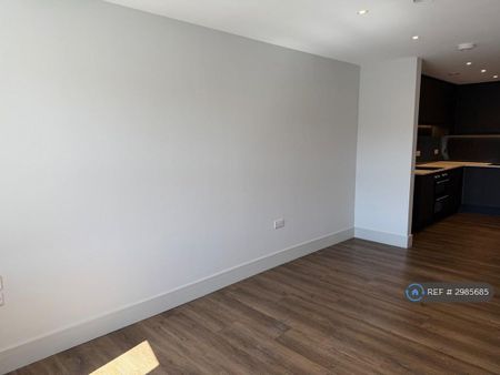 1 bedroom flat to rent - Photo 2