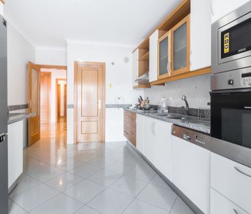 Excelente apartamento T2 em Condomínio Fechado na Parede - Photo 1