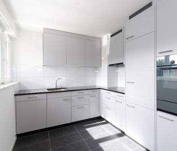 Moderne und helle Wohnung in Regensdorf mit toller Aussicht - Photo 4