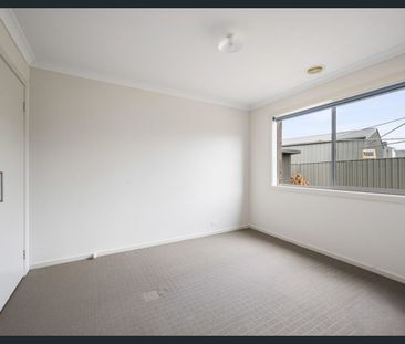 Charming Family Home in Killara Awaits! - Photo 6