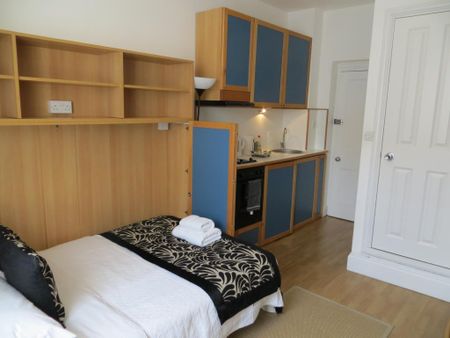 Flat 109 Fulham Palace Road, Fulham W6 9HH - Photo 2