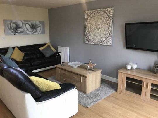 Lister Avenue Room 5 - Photo 1