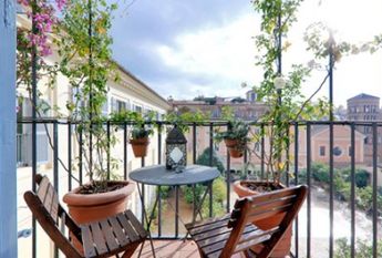 Attic-Spagna: 250mq. Duplex Penthouse located in 15th century Historical Building. Large double living room with fireplace, study, 3 bedrooms, 3 baths, spectauclar entertaining room with 360° views of antique Rome, rooftops and Cupoa’s. Ref #120