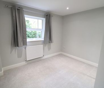 2 bedroom end of terrace house to rent - Photo 3