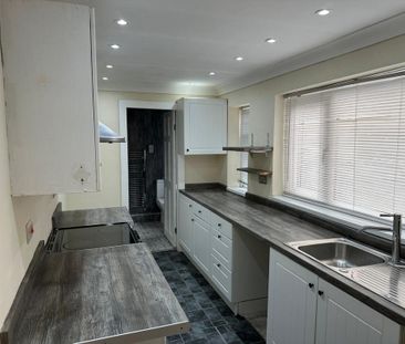 2 bedroom house to rent - Photo 1