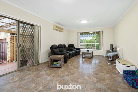 Family-Sized Living in a Family-Wise Court! - Photo 2