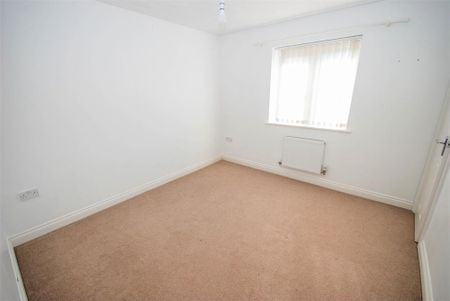 4 bedroom detached house to rent - Photo 4