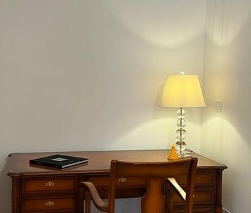 Exklusive Altbauwohnung mit hochwertiger Möblierung in Bestlage - Photo 3