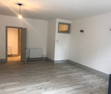 2 Bed Flat, Belmont, BN1 - Photo 6