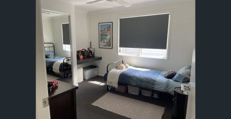 Luxury Two-Storey Bayside Residence for Lease - Photo 4