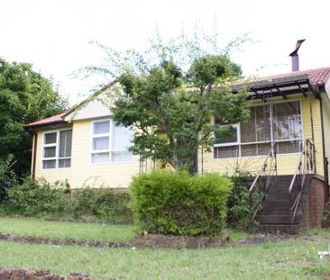 Charming Family Home - Photo 4