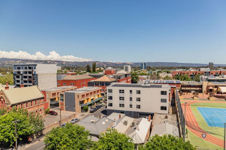 Luxury Living in the Heart of Adelaide – Spacious 2-Bedroom Apartment with Stunning City Views - Photo 5