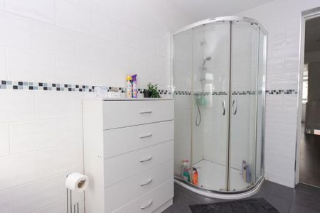 5 bedroom terraced house to rent - Photo 3