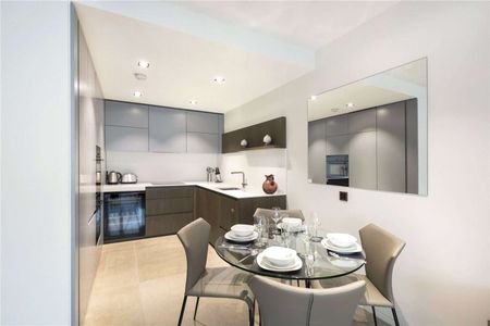 Exceptional first floor apartment, enviably located in the heart of St. James's. - Photo 3