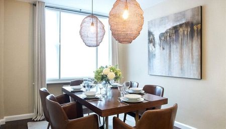 3 bedroom flat with 1 reception and 2 bathrooms in London, W1J - Photo 5