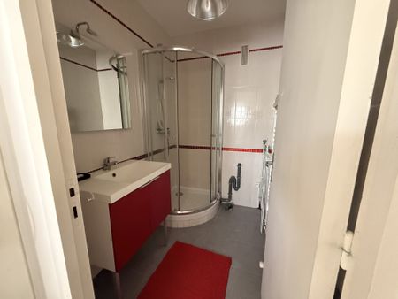 Location Appartement 2 pièces 33m² BORDEAUX 33000 - Photo 2