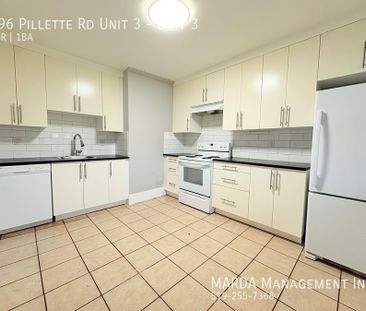 STUNNING 3BEDROOM/1BATH APARTMENT WITH MODERN UPGRADES + HYDRO & GAS - Photo 1