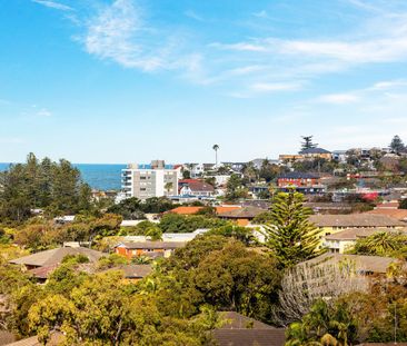 Sun-Drenched Top-Floor Haven With Ocean Glimpses & Resort-Style Pool - Photo 5