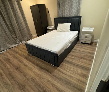 1 bedroom in a house share to rent - Photo 1