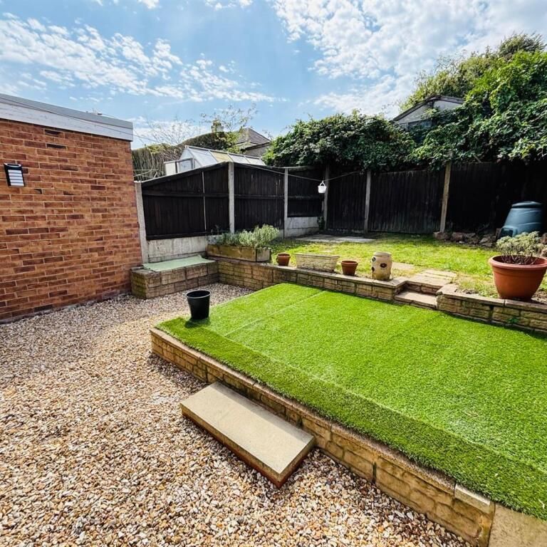 3 bedroom flat to rent - Photo 1