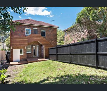 2 bedroom Lower Duplex Apartment with Oversized Private Garden - Photo 6