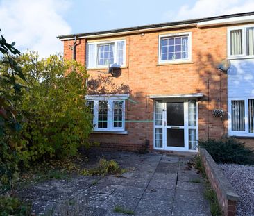 3 bedroom end of terrace house to rent - Photo 2