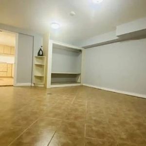 🏡 $1900 - A spacious private apartment with 1 Bed, 1 Bath & Parking - Photo 2