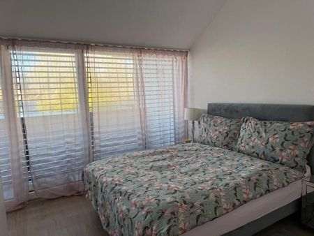 Very nice contiguous house for rent in a residential and family neighborhood - Photo 2