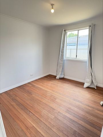 Space, access, and comfort! - Photo 5