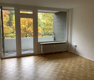 Sofort verfügbar: renovierte 3-Zimmer-Wohnung mit 81,62m² am Mittel... - Photo 3