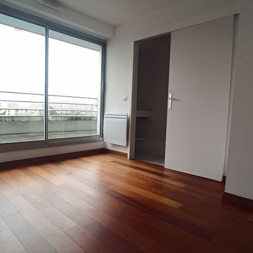 Location Appartement 4 pièces 98m² RENNES 35000 - Photo 1