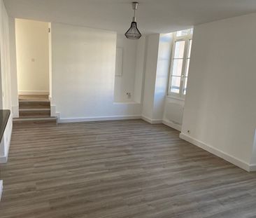 Location Appartement 4 pièces 69m² - Photo 2