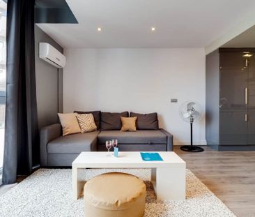 Carrer de Verdi, Barcelona, Catalonia 08012 - Photo 1