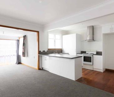 Fresh 4 bedroom in Takaro - Photo 4