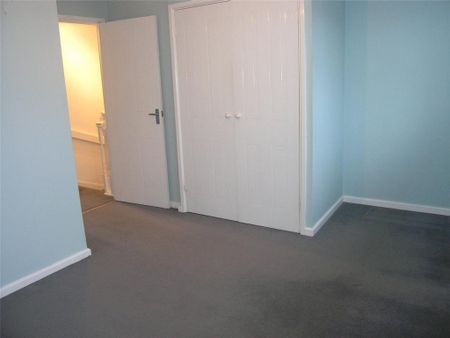 2 bedroom end of terrace house to rent - Photo 2