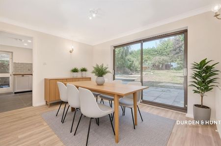 Kynance Close, Havering - Photo 5