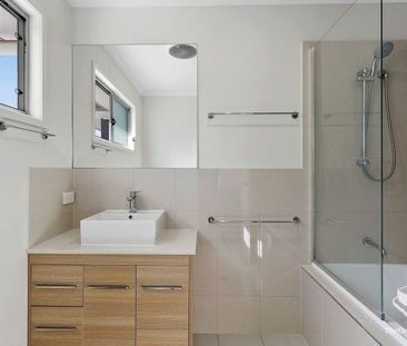 Modern & Low-Maintenance Living in Prime Runcorn Location - Photo 4