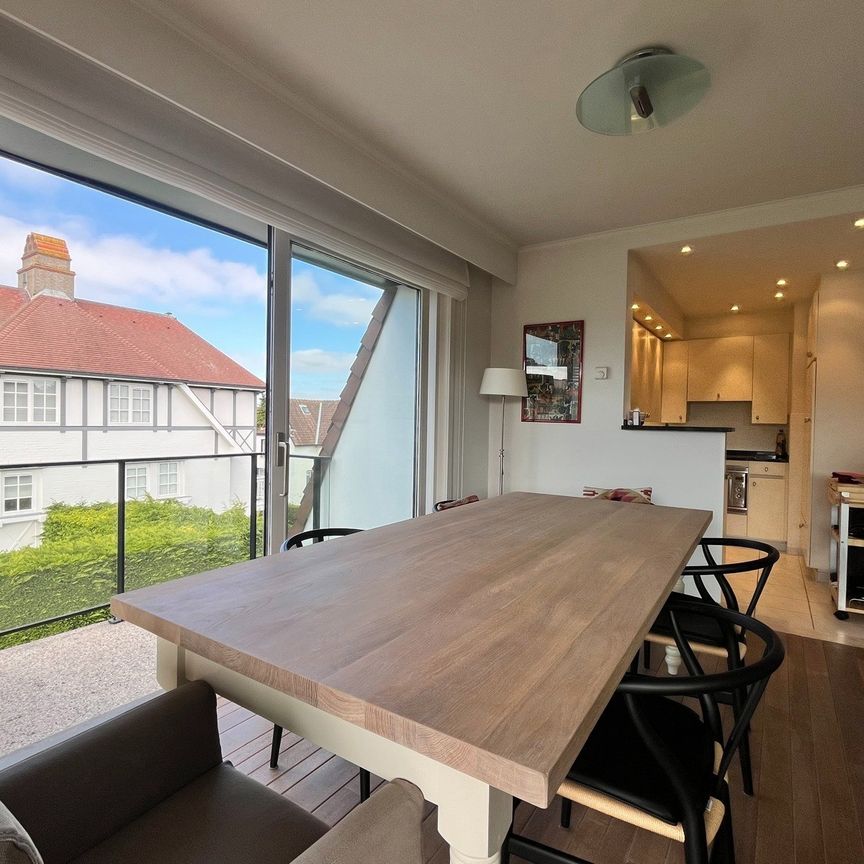 Prachtig ongemeubeld appartement op enkele stappen van het Albertplein! - Foto 1