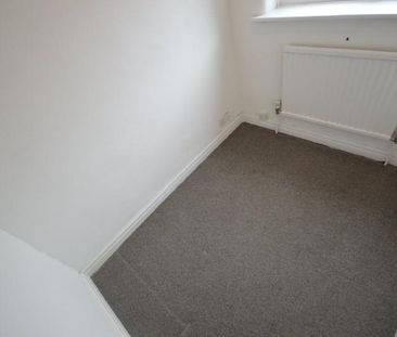 Elm Road South, Cheadle Heath - Photo 5